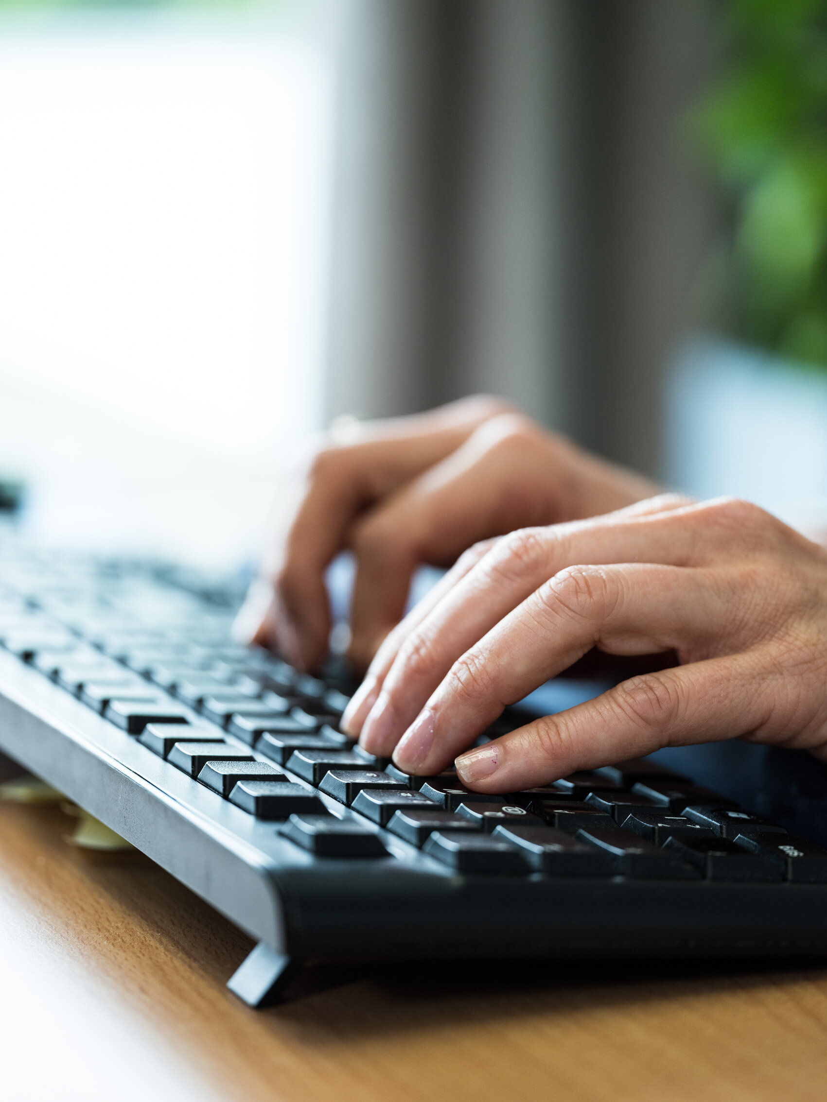 Hände Beratung zur Private Krankenversicherung PKV mit einer Kostenlosen Anonymen Risikovoranfrage